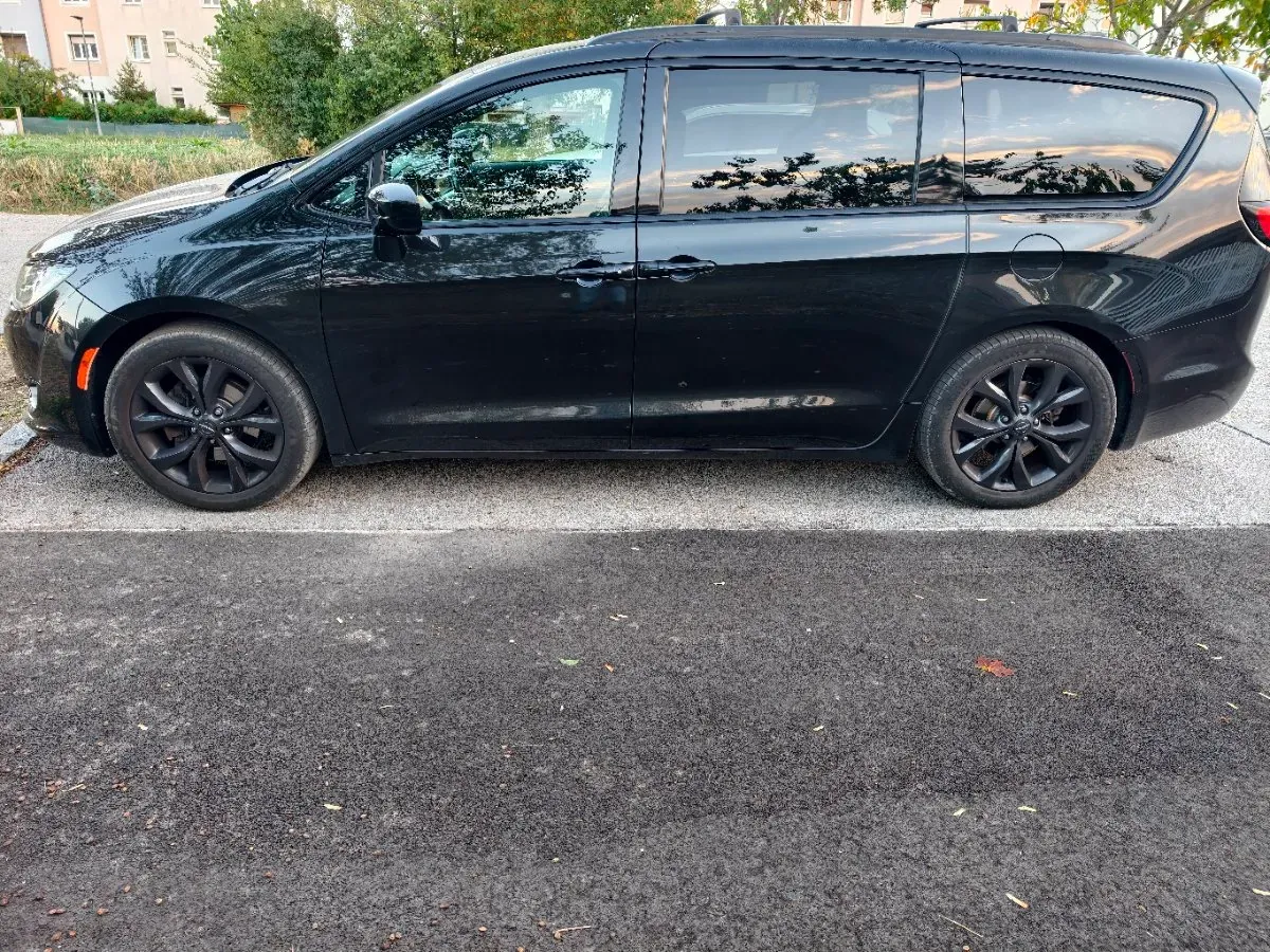 Chrysler Pacifica 2020 photo 3