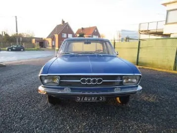 Audi 100 1971 photo 2