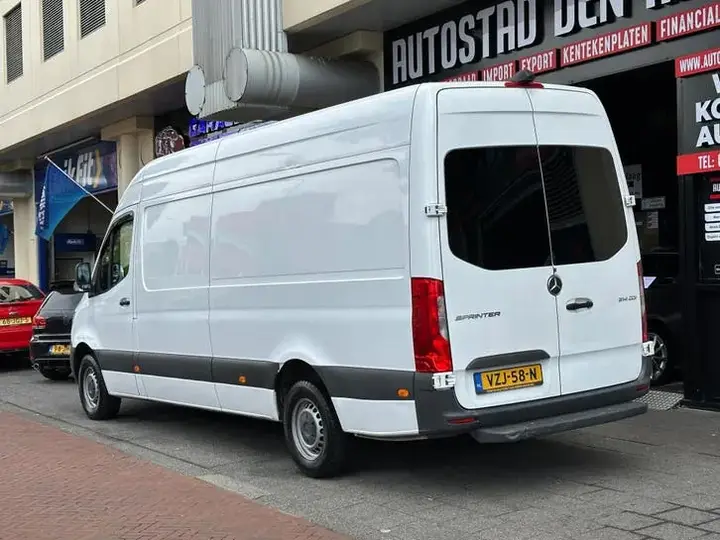Mercedes-Benz Sprinter 2021 photo 2