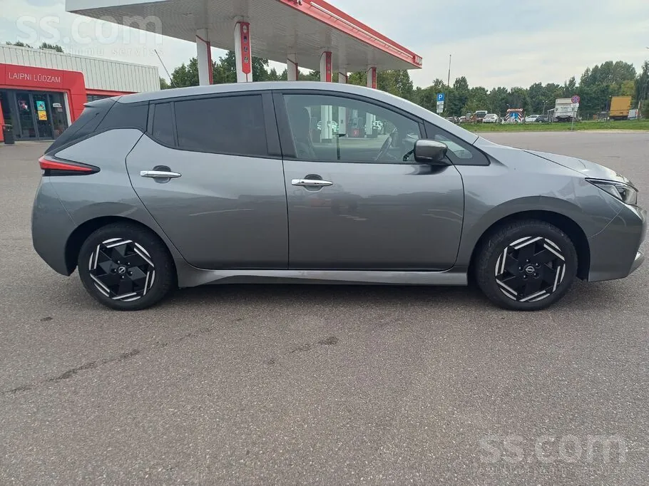 Nissan Leaf 2022 photo 2