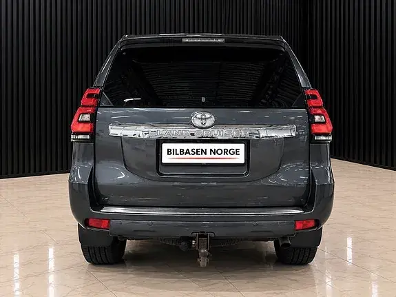 Toyota Land Cruiser 2017 photo 5