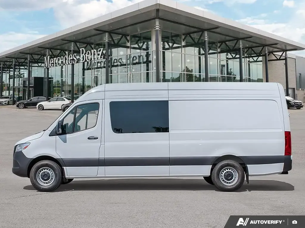 Mercedes-Benz Sprinter 2026 photo 3