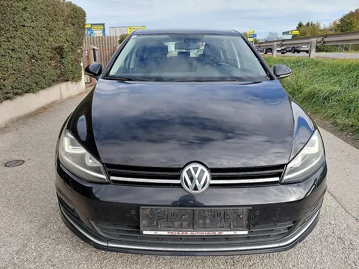 Volkswagen Golf 2012 photo 2
