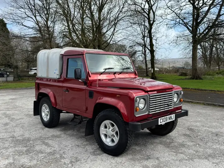 Land Rover Defender 90 2008 photo 2