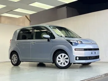 Toyota Spade 2015 photo 4