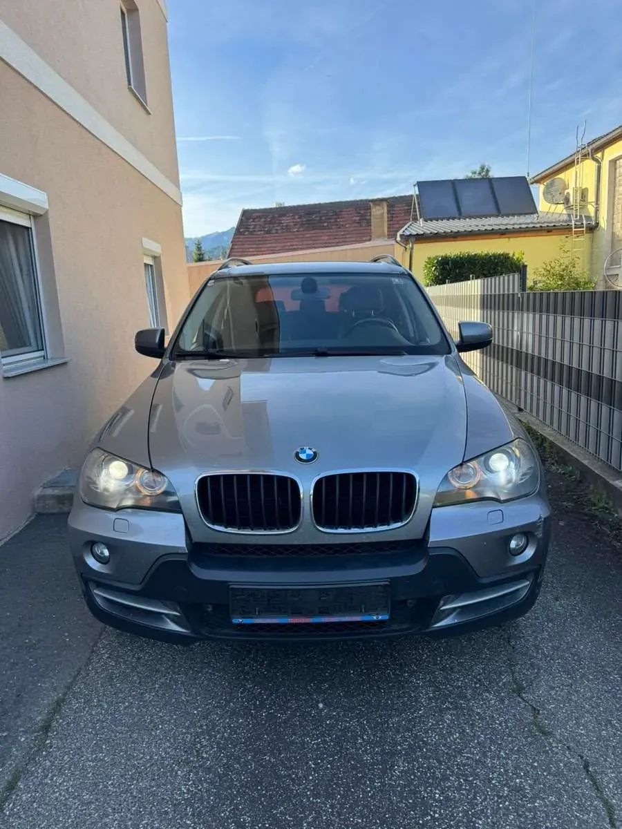 BMW X5 2009 photo 2