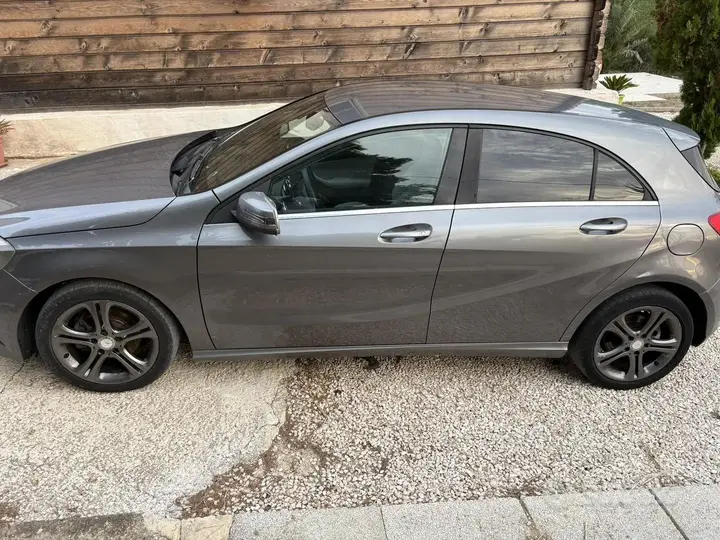 Mercedes-Benz A 2013 photo 2