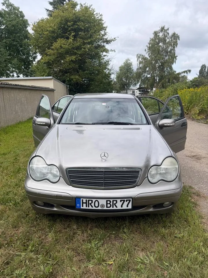 Mercedes-Benz C180