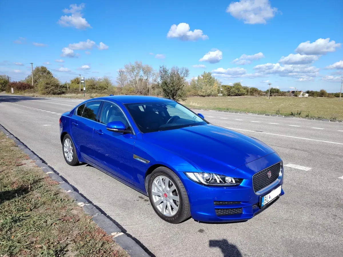 Jaguar Xe