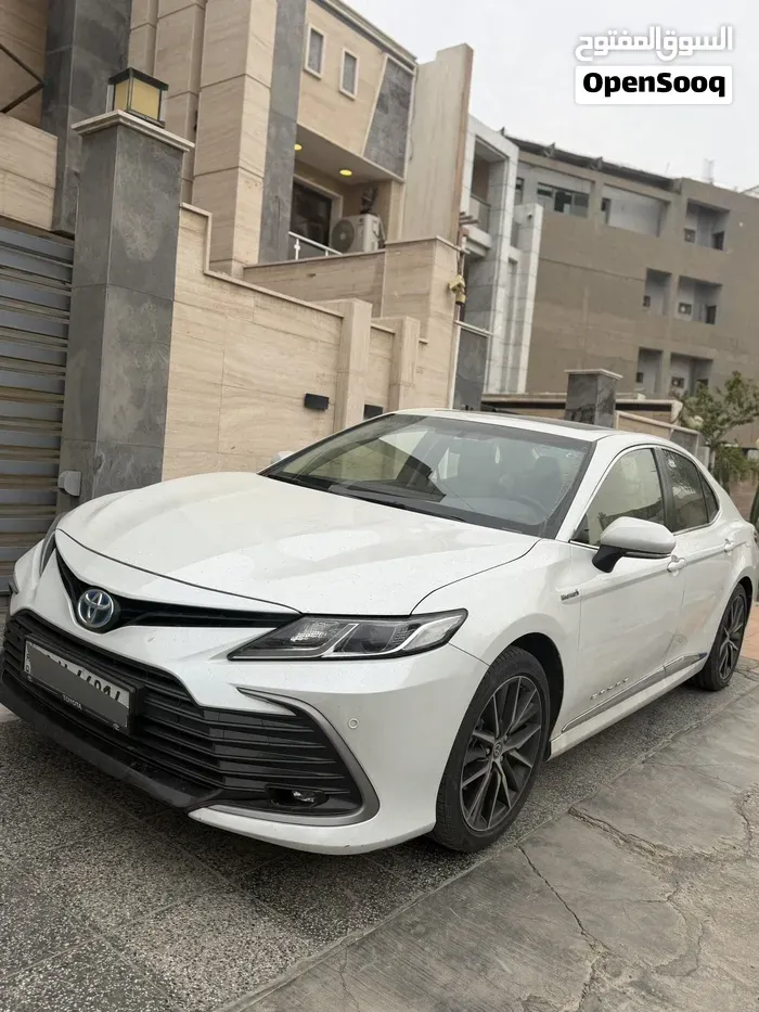 Toyota Camry 2024 photo 2