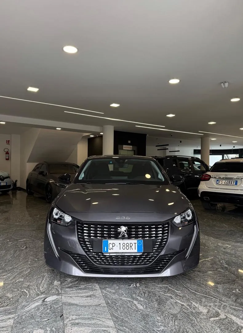 Peugeot 208 2023 photo 2