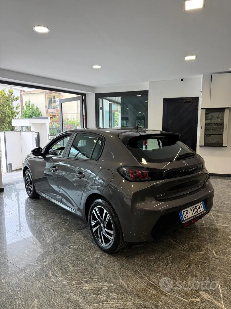 Peugeot 208 2023 photo 4