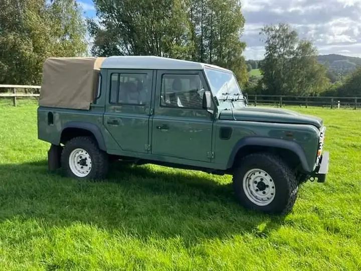 Land Rover Defender 110