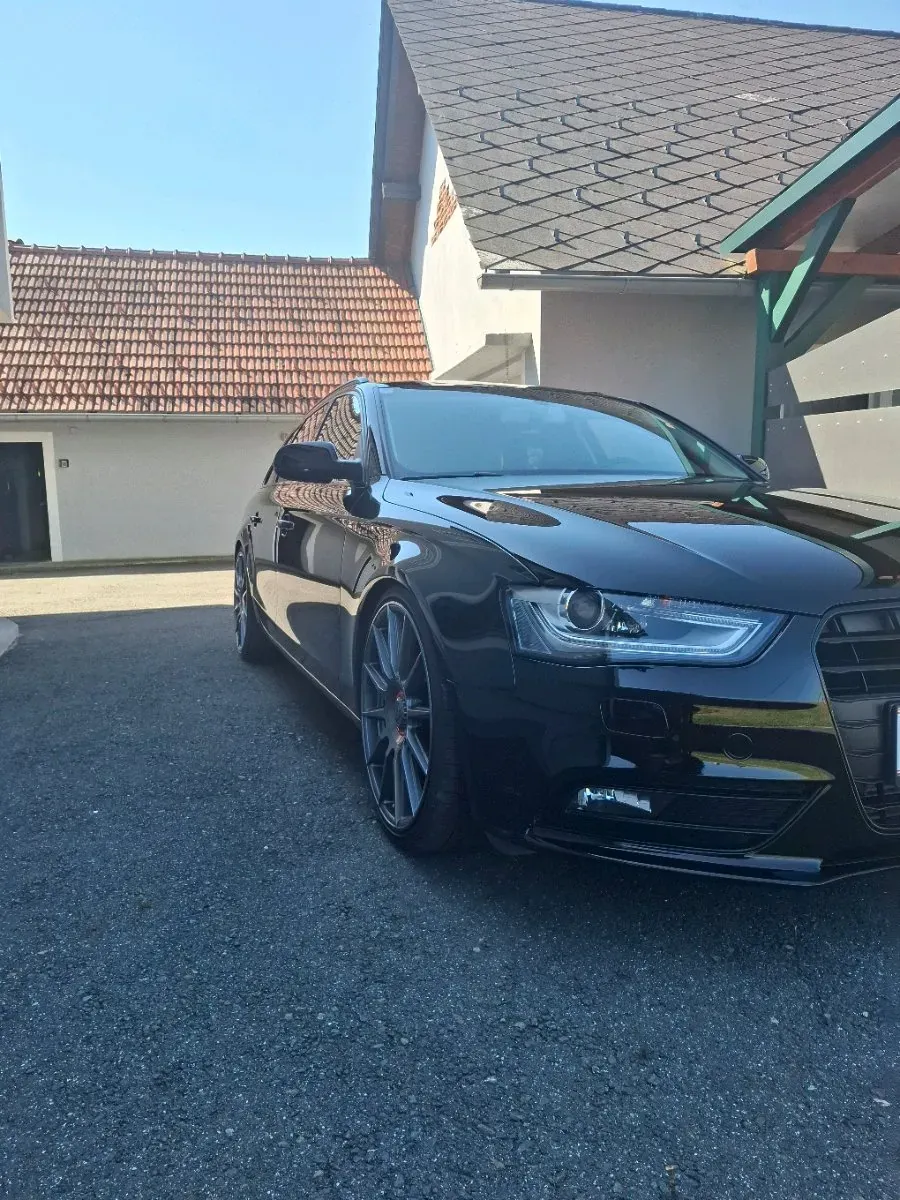Audi A4 2013 photo 2