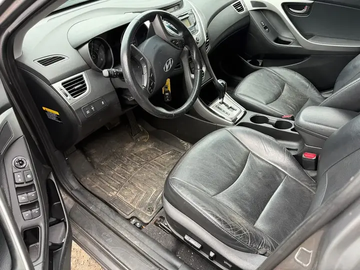 Hyundai Elantra 2013 photo 3