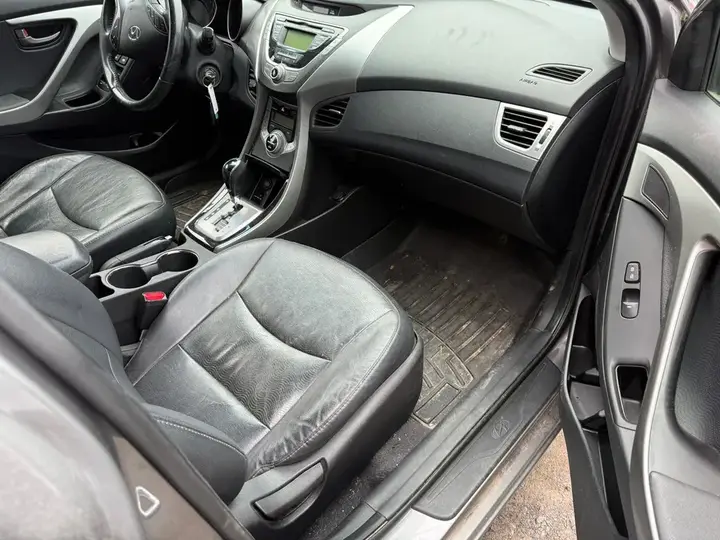 Hyundai Elantra 2013 photo 4