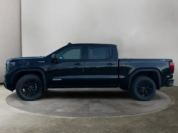 GMC Sierra 1500 2026 photo 2