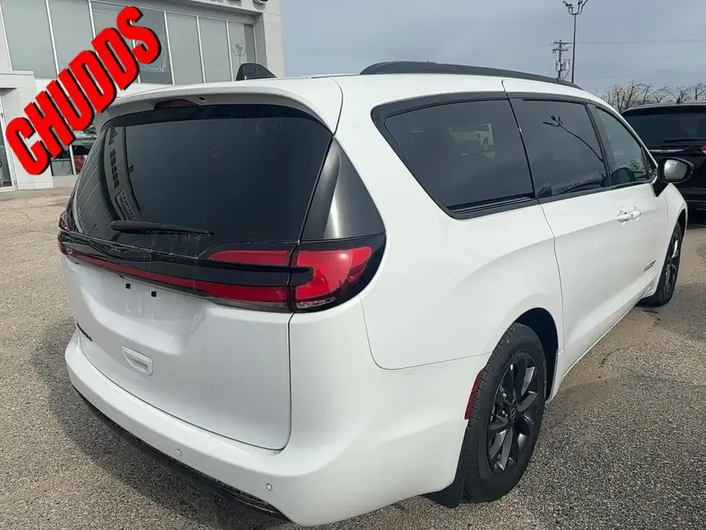 Chrysler Pacifica 2025 photo 4