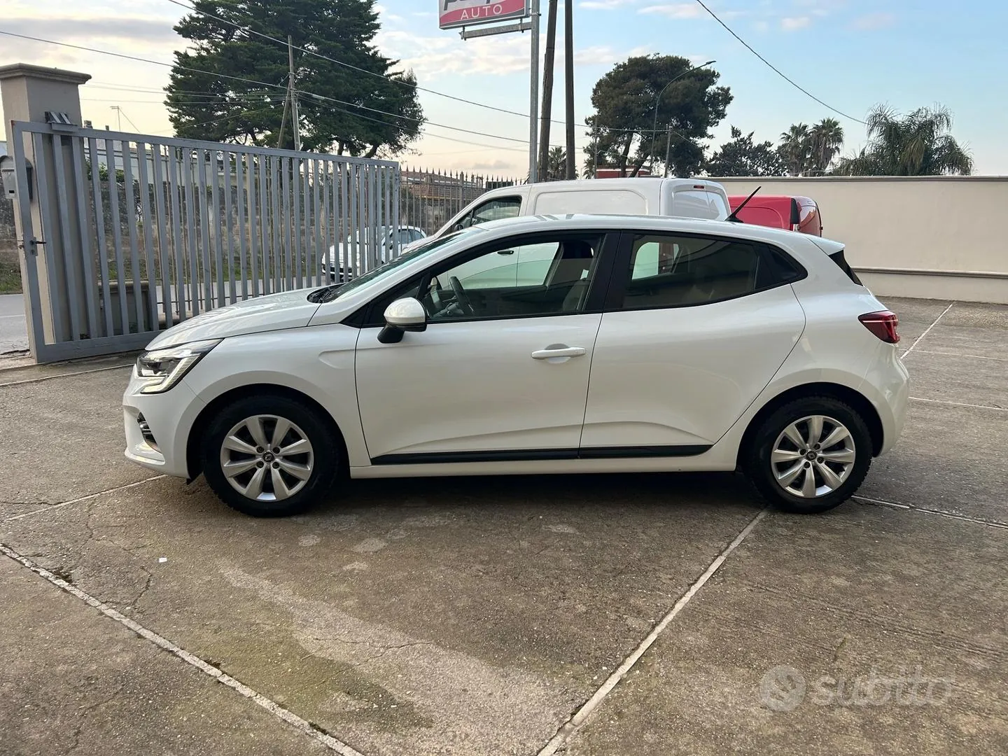 Renault Clio 2020 photo 2