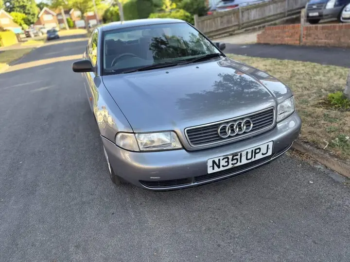 Audi A4 1996 photo 2