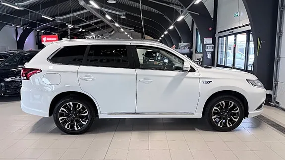 Mitsubishi Outlander 2017 photo 5