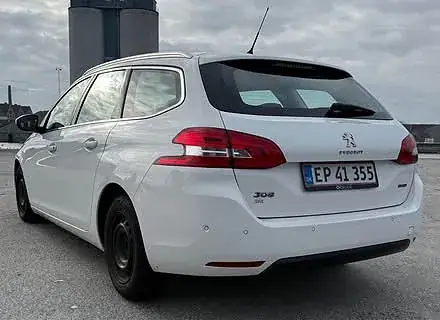 Peugeot 308 2015 photo 3