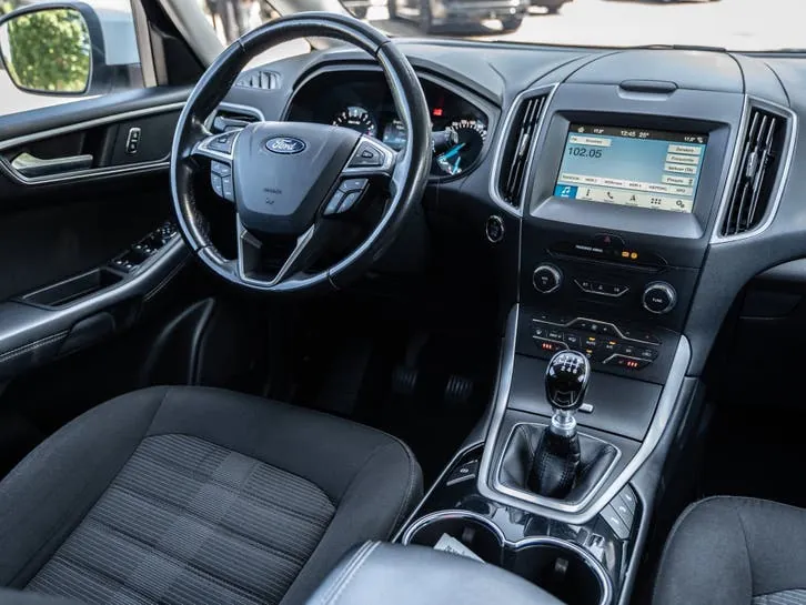 Ford Galaxy 2018 photo 2