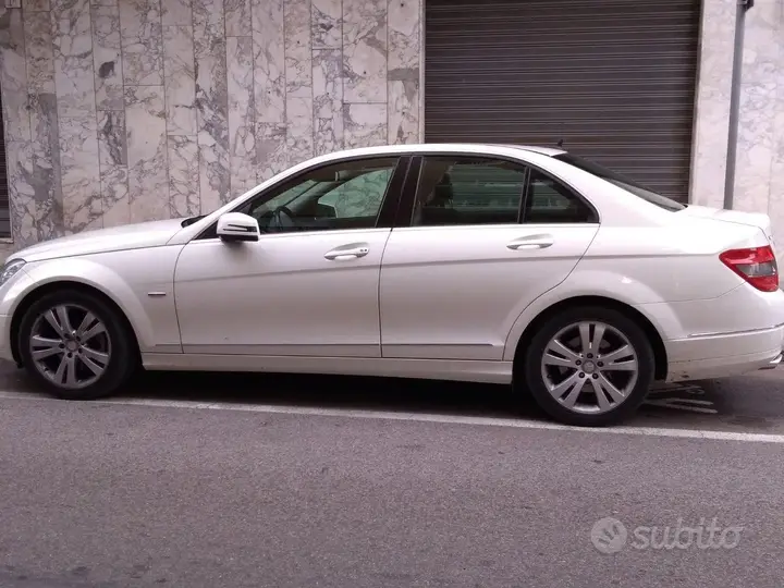 Mercedes-Benz C-Class 2011 photo 2