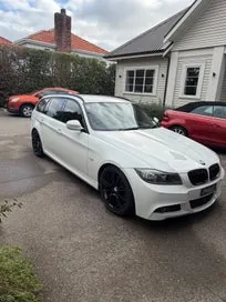 BMW 320I 2012 photo 2