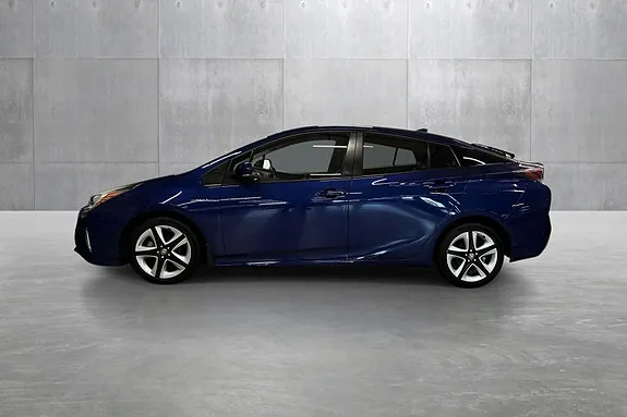 Toyota Prius 2018 photo 2