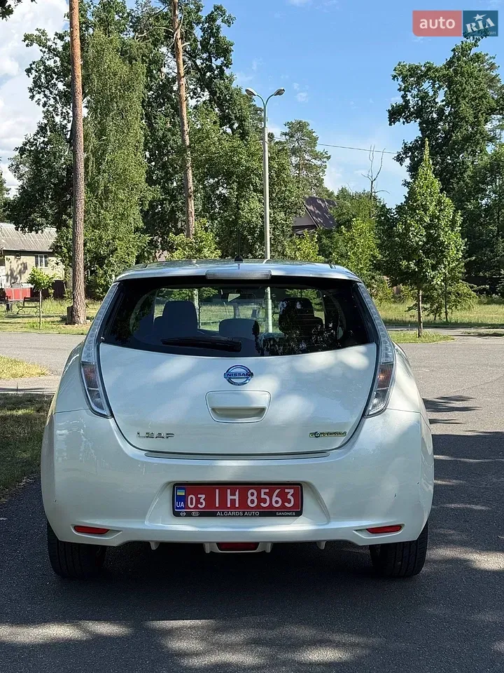 Nissan Leaf 2015 photo 4