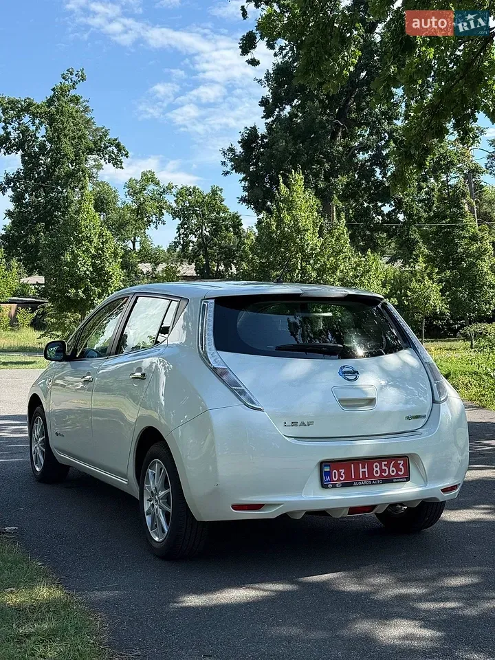 Nissan Leaf 2015 photo 5