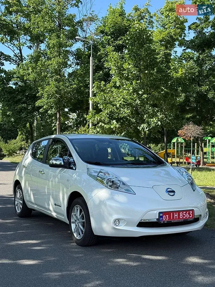 Nissan Leaf 2015 photo 2