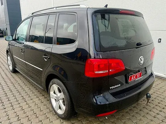 Volkswagen Touran 2012 photo 3