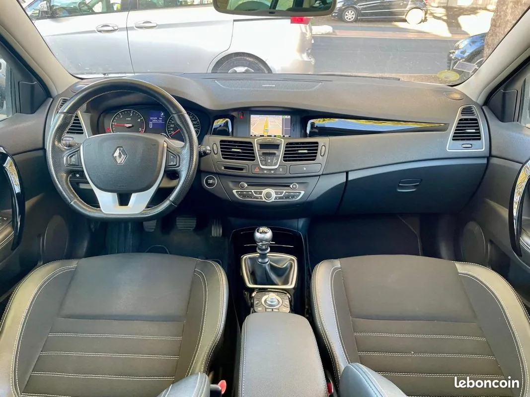 Renault Laguna 2013 photo 3
