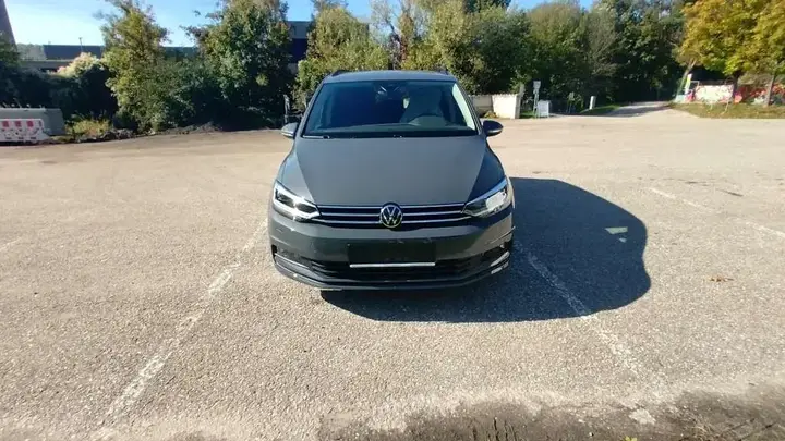 Volkswagen Touran photo 2