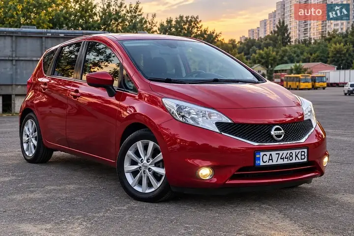 Nissan Note 2013 photo 2