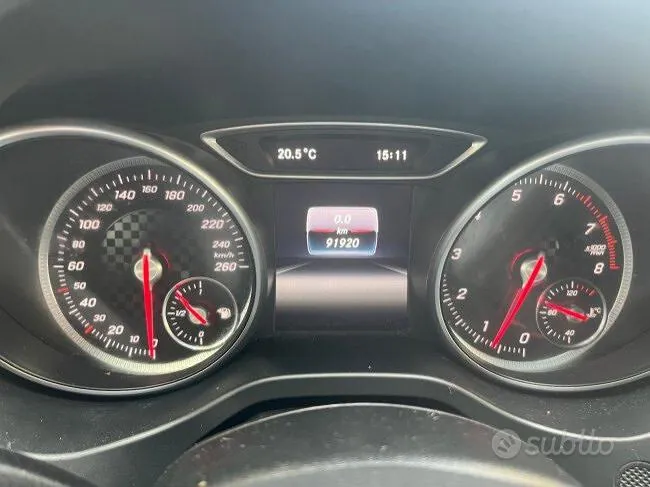 Mercedes-Benz A 180 2016 photo 2