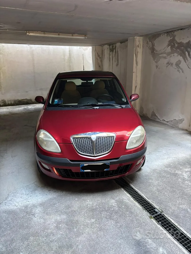 Lancia Ypsilon