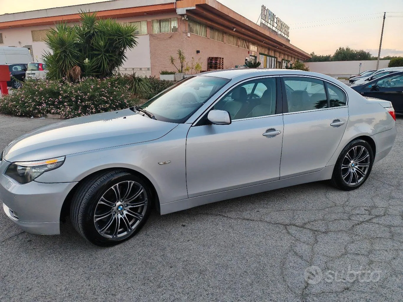 BMW 530D 2004 photo 2