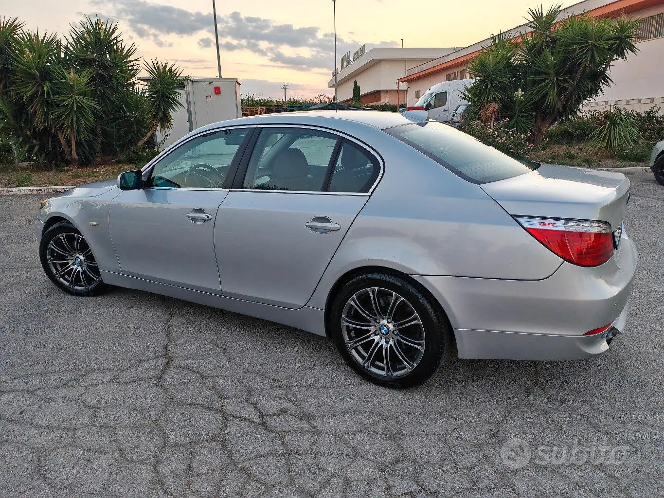 BMW 530D 2004 photo 3