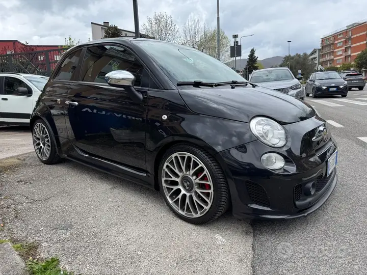 Abarth 500 2011 photo 2