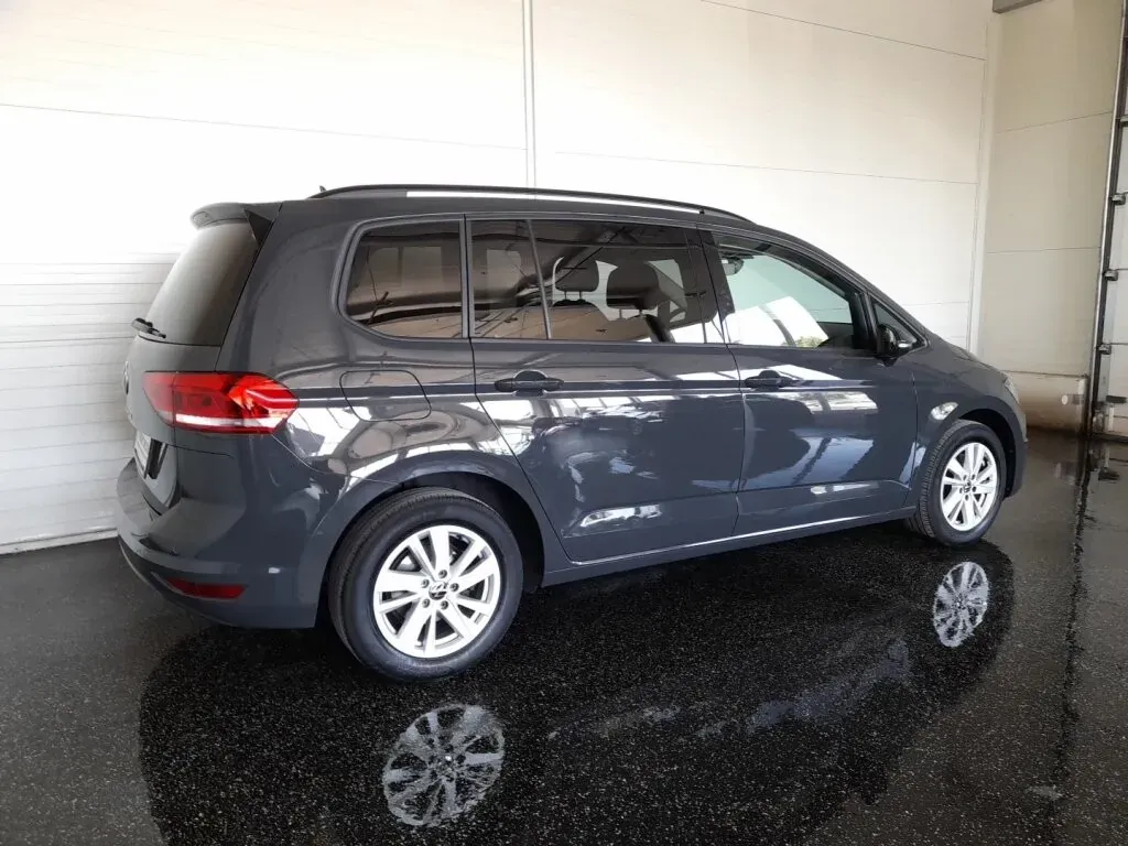 Volkswagen Touran 2022 photo 2