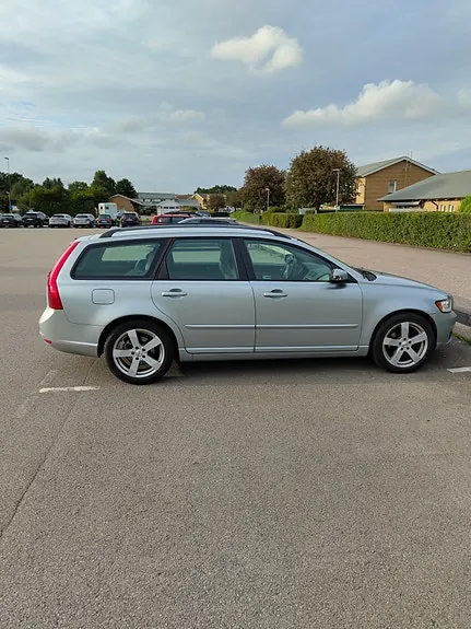 Volvo V50 2009 photo 2