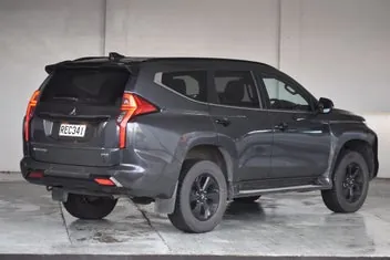 Mitsubishi Pajero Sport 2025 photo 3