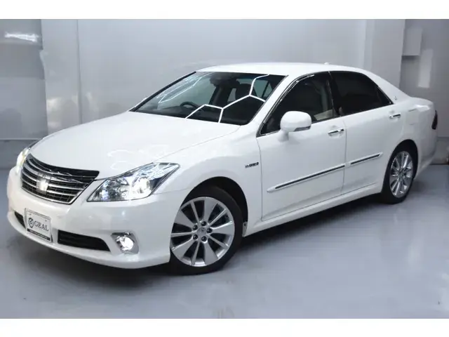 Toyota Crown 2011 photo 2