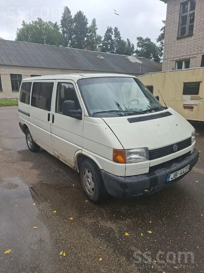 Volkswagen T4 1992 photo 2
