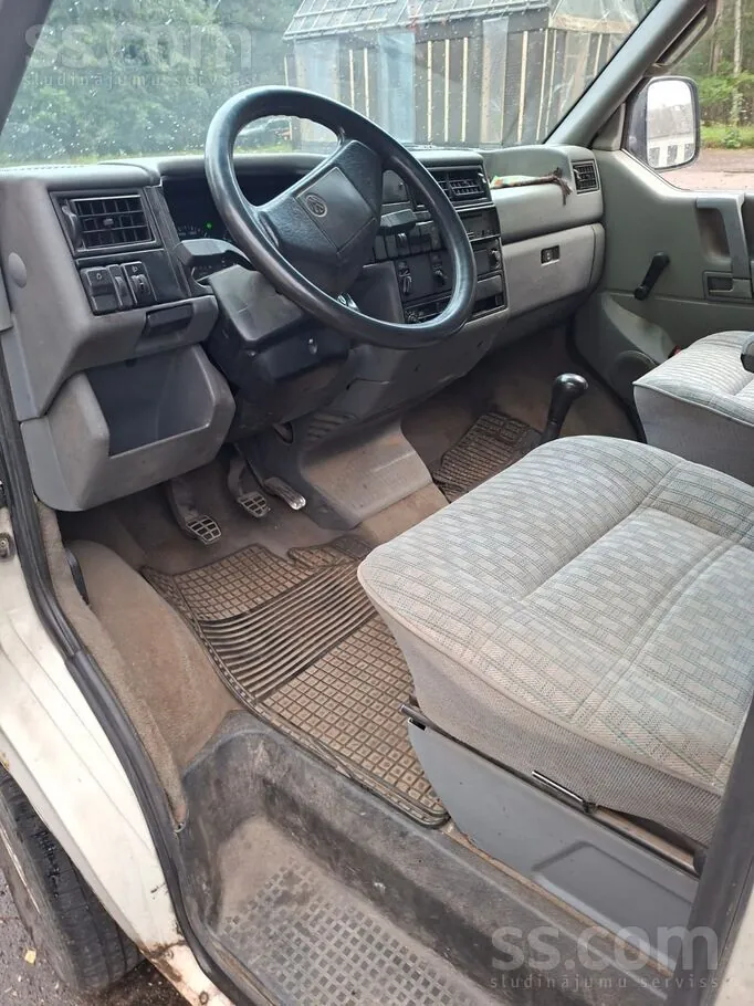 Volkswagen T4 1992 photo 4
