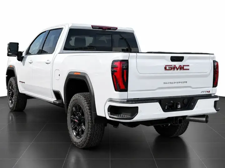 GMC Sierra 2500Hd 2026 photo 3
