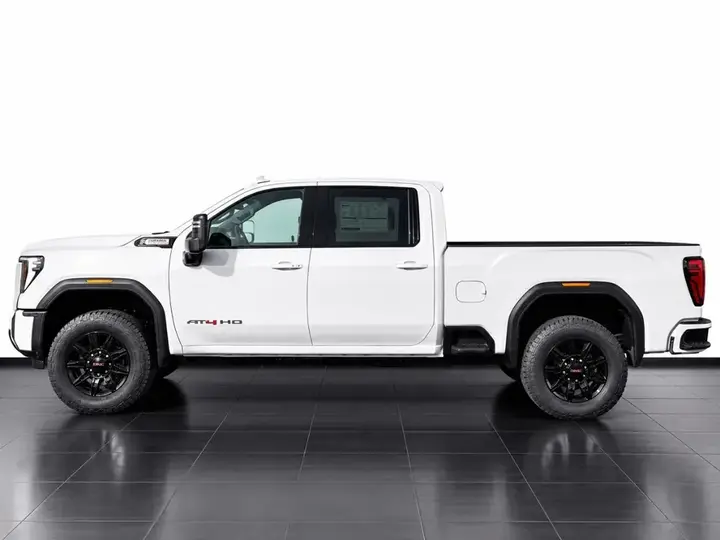 GMC Sierra 2500Hd 2026 photo 2